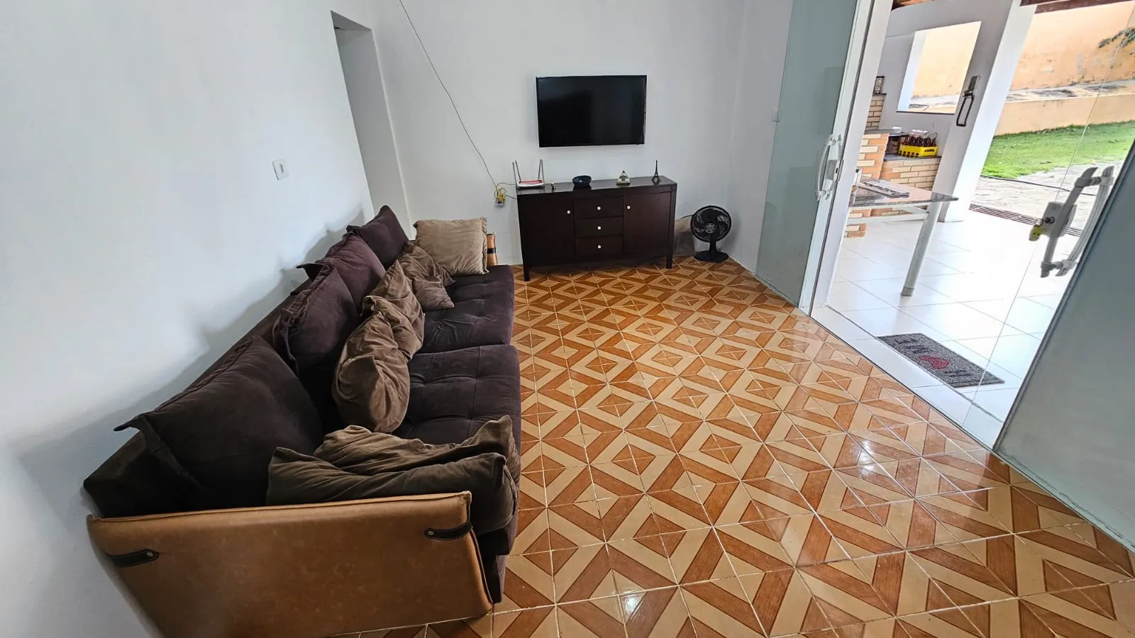 Chacara &agrave; VENDA, 1300m - 3 Dorm. 1 Su&iacute;te - Energia Solar - R$ 430.000 - Ara&ccedil;oiaba da Serra Estrada de Aparecida Araçoiaba da Serra - 