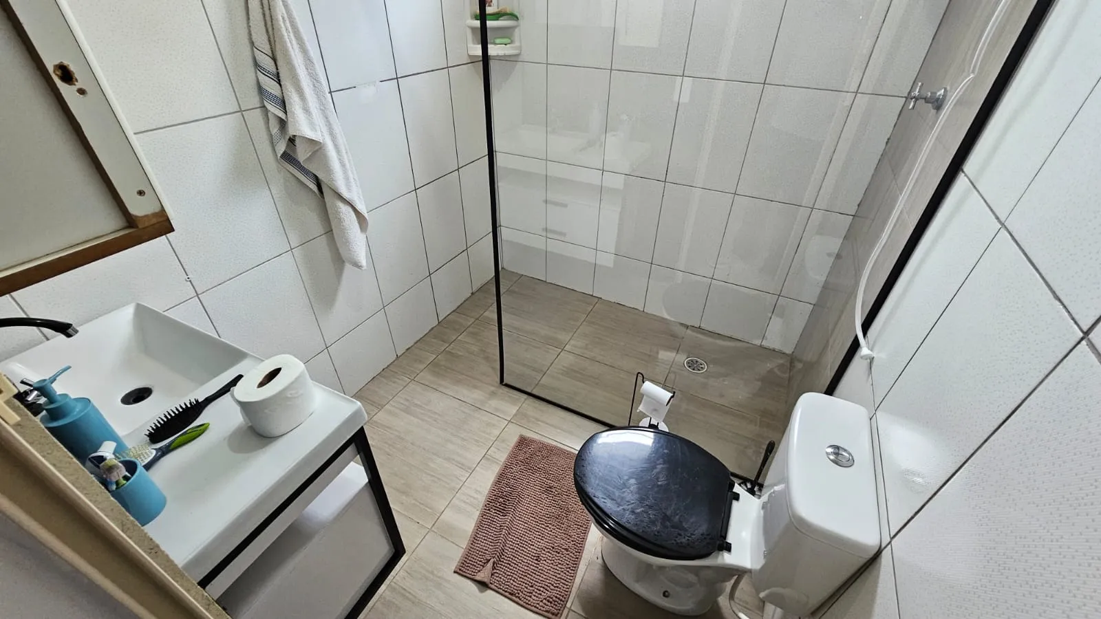 Chacara &agrave; VENDA, 1300m - 3 Dorm. 1 Su&iacute;te - Energia Solar - R$ 430.000 - Ara&ccedil;oiaba da Serra Estrada de Aparecida Araçoiaba da Serra - 