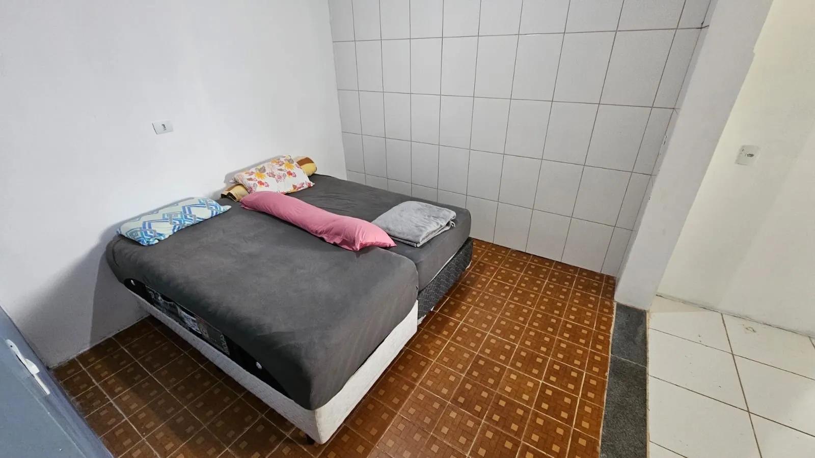 Chacara &agrave; VENDA, 1300m - 3 Dorm. 1 Su&iacute;te - Energia Solar - R$ 430.000 - Ara&ccedil;oiaba da Serra Estrada de Aparecida Araçoiaba da Serra - 