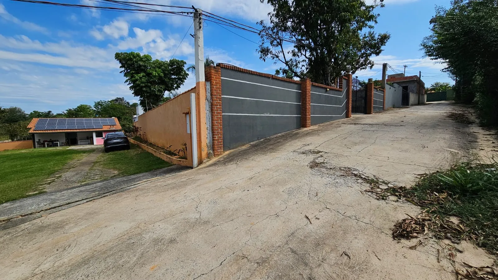 Chacara &agrave; VENDA, 1300m - 3 Dorm. 1 Su&iacute;te - Energia Solar - R$ 430.000 - Ara&ccedil;oiaba da Serra Estrada de Aparecida Araçoiaba da Serra - 