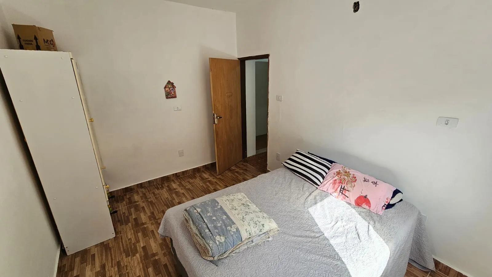 Chacara &agrave; VENDA, 1300m - 3 Dorm. 1 Su&iacute;te - Energia Solar - R$ 430.000 - Ara&ccedil;oiaba da Serra Estrada de Aparecida Araçoiaba da Serra - 