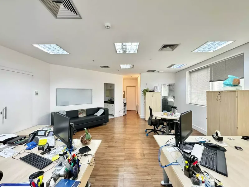 VENDE-SE CONJUNTO COMERCIAL – 135M2 – PAULISTA - 5min do metrô Alameda Ministro Rocha Azevedo São Paulo - 