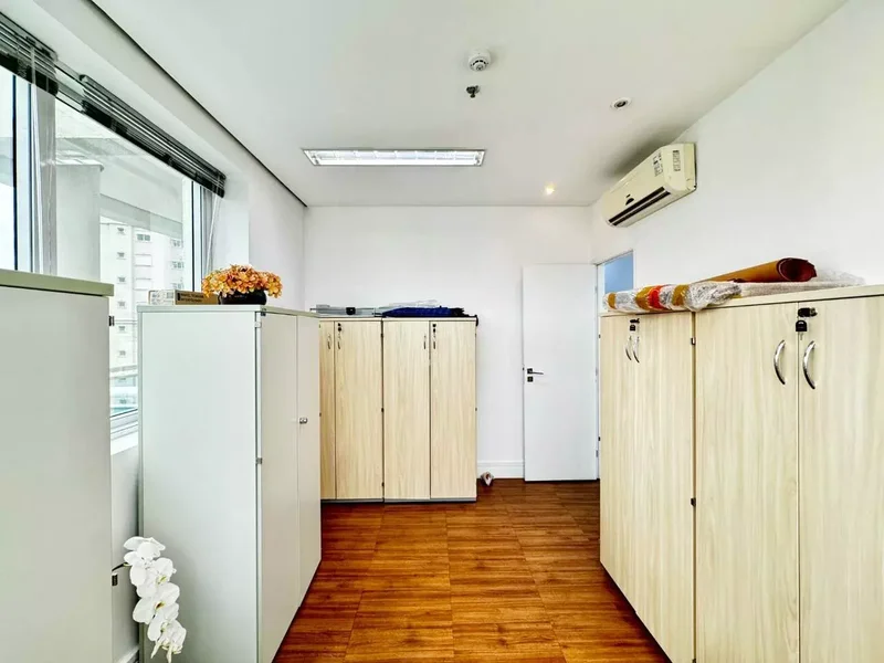 VENDE-SE CONJUNTO COMERCIAL – 135M2 – PAULISTA - 5min do metrô Alameda Ministro Rocha Azevedo São Paulo - 