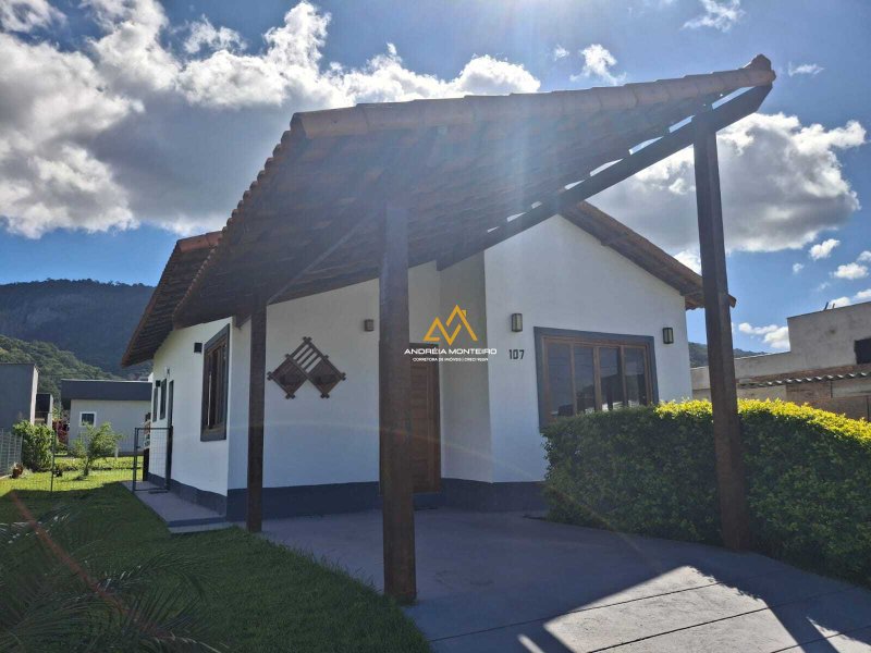 Casa com 3 dormitórios á venda, 102m² por R$ 499.000 - Cond. Vivere São José de Imbassaí  Rua João Da Cunha Abreu Maricá - 