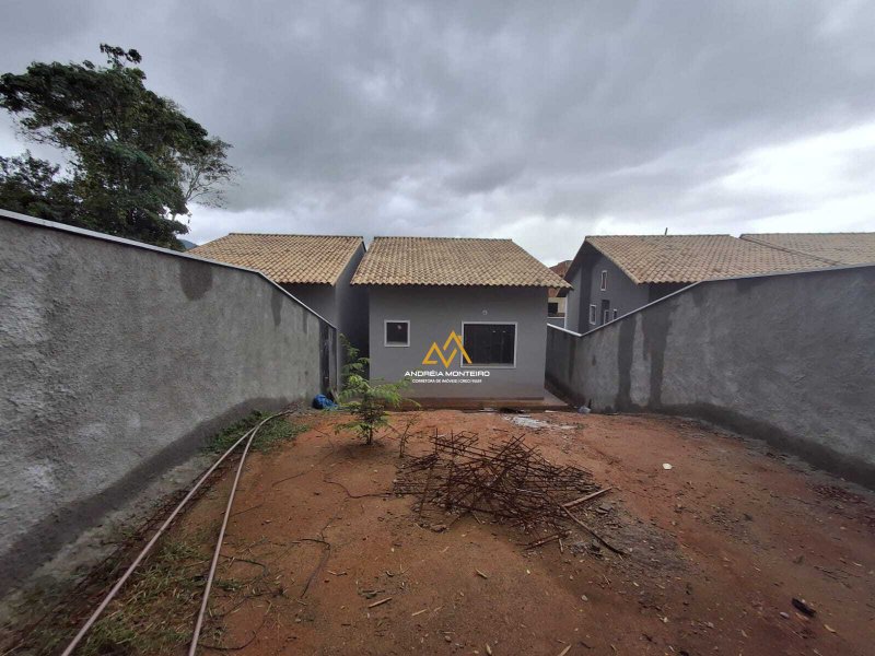 Casa com 2 quartos à venda, 75 m² por R$ 390.000,00 - São José de Imbassaí - Maricá/RJ - Maricá - 