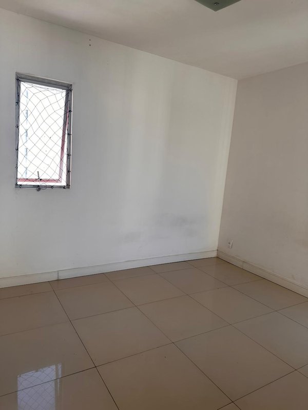 APARTAMENTO 3 QUARTOS SUÍTE  GARAGEM ELEVADOR À VENDA NO APIPEMA! Rua Demétrio  Tourinho Salvador - 