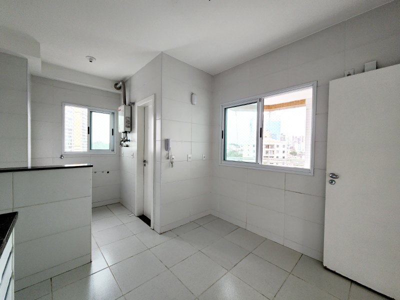 APARTAMENTO NASCENTE VISTA MAR 3 QUARTOS 2 SUÍTES 2 GARAGENS À VENDA NO RIO VERMELHO! Avenida Cardeal da Silva Salvador - 