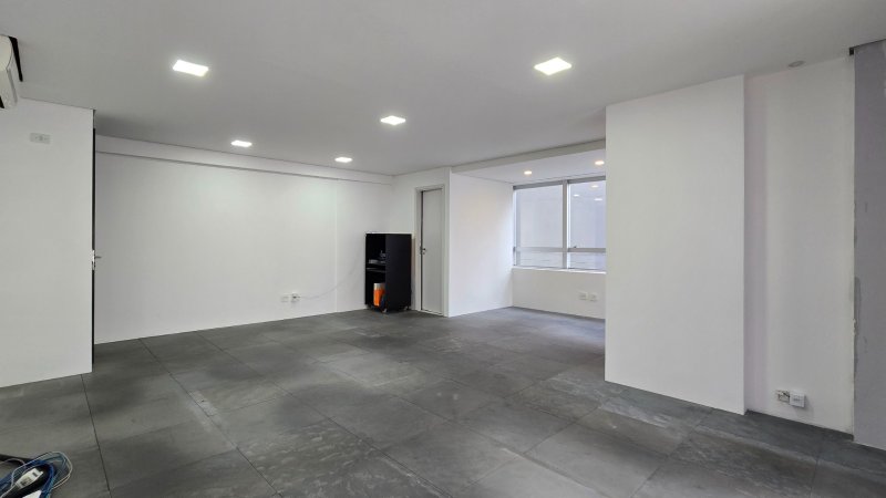 Sala Comercial 53m² em Perdizes 2 vagas Rua Cayowaá São Paulo - 