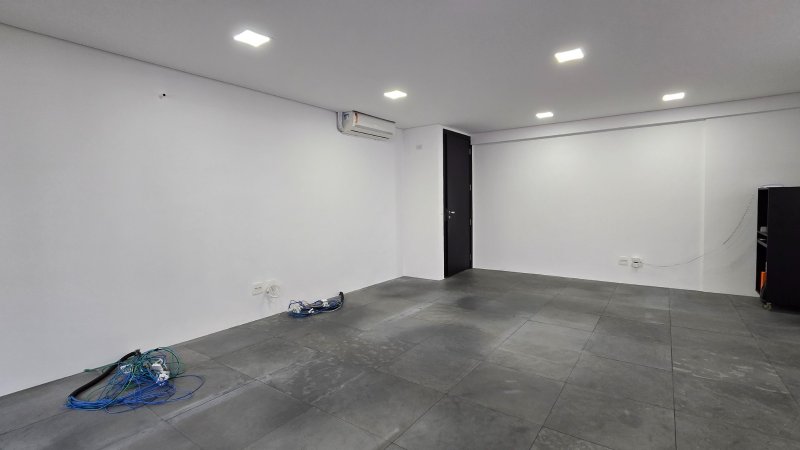 Sala Comercial 53m² em Perdizes 2 vagas Rua Cayowaá São Paulo - 