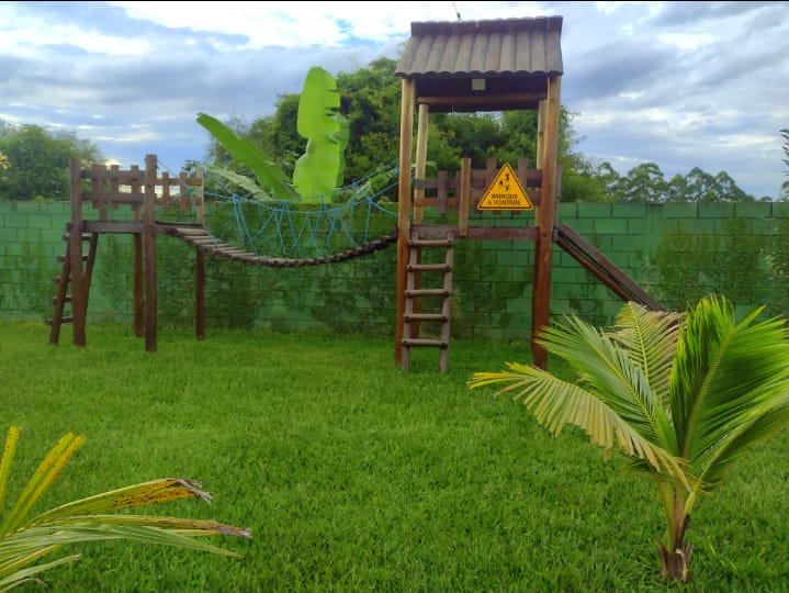 Casa com piscina em condomínio fechado próximo ao centro de Igaratá - Igaratá - 