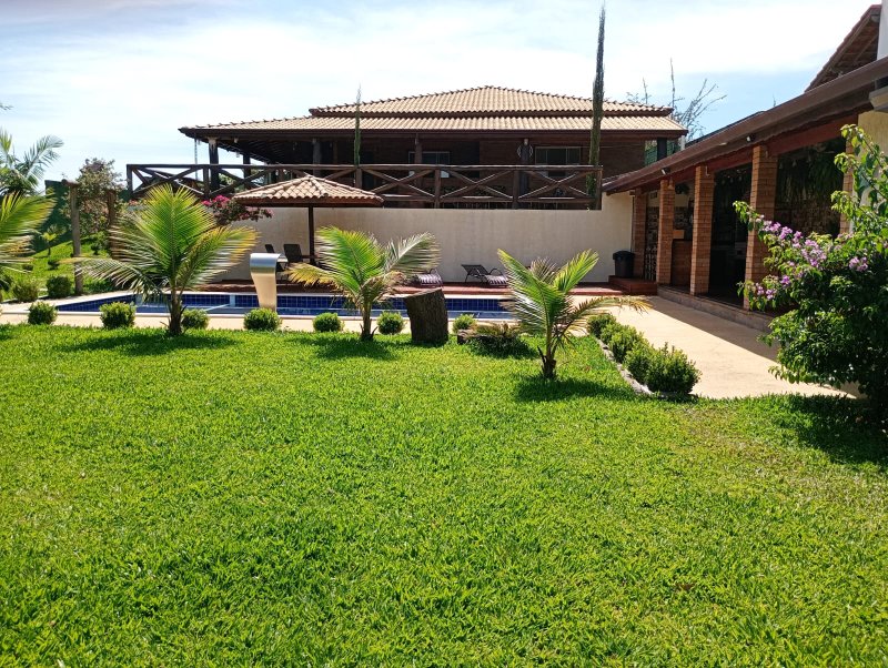 Casa com piscina em condomínio fechado próximo ao centro de Igaratá - Igaratá - 