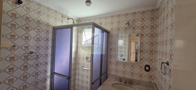 APARTAMENTO À VENDA EM MOEMA COM 2 DORMTÓRIOS E 1 VAGA DE GARAGEM Avenida Rouxinol São Paulo - 