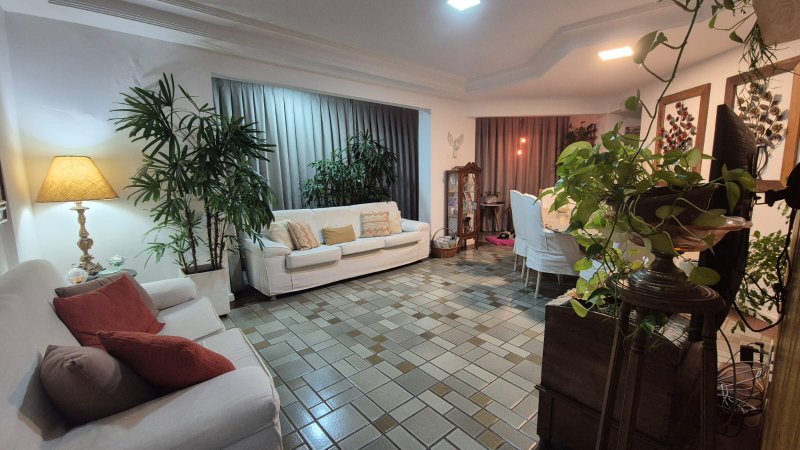 APARTAMENTO VISTA MAR 2 QUARTOS SUÍTE VARANDA 2 GARAGENS À VENDA NO RIO VERMELHO! Avenida Cardeal da Silva Salvador - 
