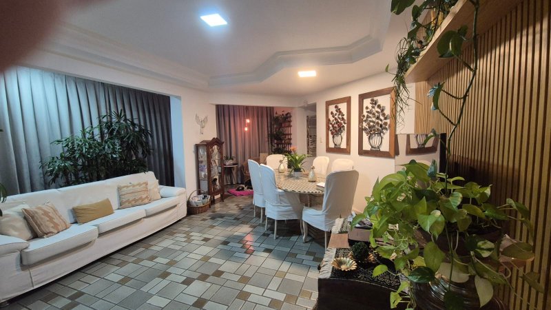 APARTAMENTO VISTA MAR 2 QUARTOS SUÍTE VARANDA 2 GARAGENS À VENDA NO RIO VERMELHO! Avenida Cardeal da Silva Salvador - 