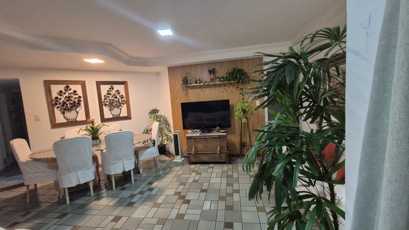 APARTAMENTO VISTA MAR 2 QUARTOS SUÍTE VARANDA 2 GARAGENS À VENDA NO RIO VERMELHO! Avenida Cardeal da Silva Salvador - 