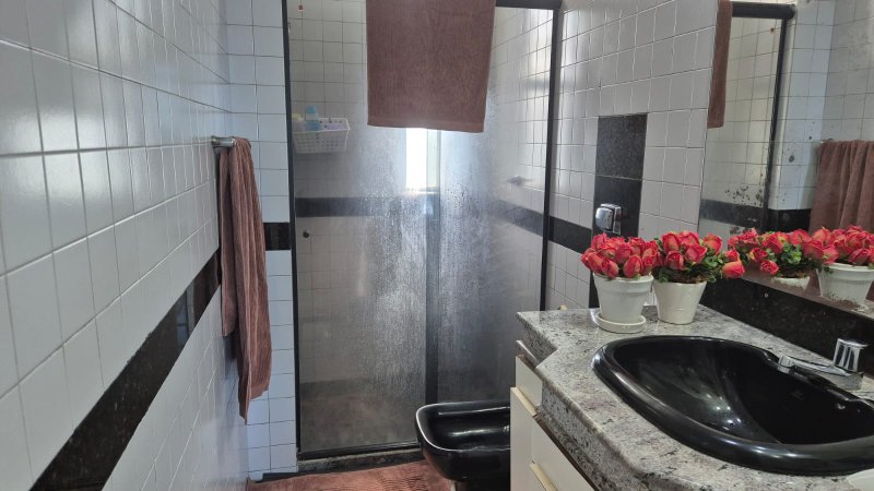 APARTAMENTO VISTA MAR 2 QUARTOS SUÍTE VARANDA 2 GARAGENS À VENDA NO RIO VERMELHO! Avenida Cardeal da Silva Salvador - 