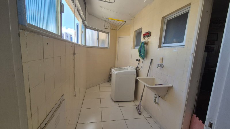 APARTAMENTO VISTA MAR 2 QUARTOS SUÍTE VARANDA 2 GARAGENS À VENDA NO RIO VERMELHO! Avenida Cardeal da Silva Salvador - 
