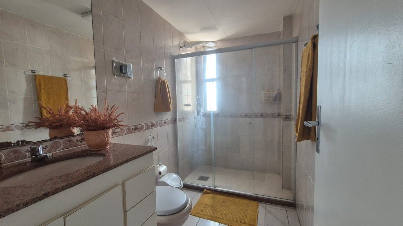 APARTAMENTO VISTA MAR 2 QUARTOS SUÍTE VARANDA 2 GARAGENS À VENDA NO RIO VERMELHO! Avenida Cardeal da Silva Salvador - 