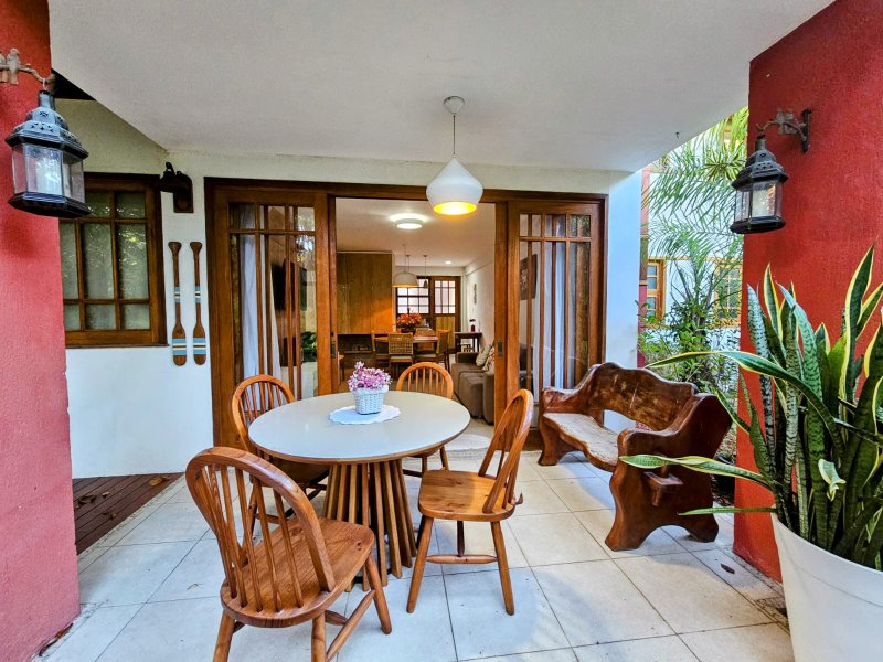 APARTAMENTO FINAMENTE DECORADO 2 SUÍTES 2 GARAGENS À VENDA NA PRIA DO FORTE! Reserva Timeantube MATA DE SÃO JOÃO - 