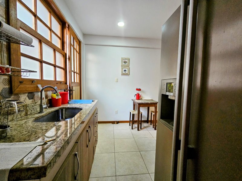 APARTAMENTO FINAMENTE DECORADO 2 SUÍTES 2 GARAGENS À VENDA NA PRIA DO FORTE! Reserva Timeantube MATA DE SÃO JOÃO - 