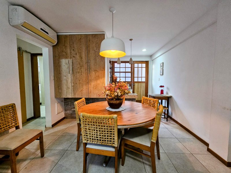 APARTAMENTO FINAMENTE DECORADO 2 SUÍTES 2 GARAGENS À VENDA NA PRIA DO FORTE! Reserva Timeantube MATA DE SÃO JOÃO - 