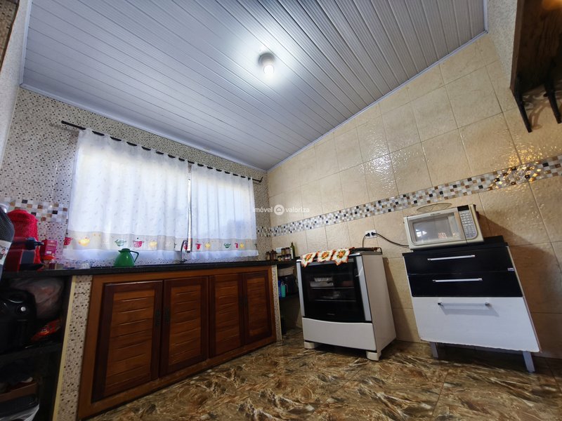Casa com 2 dormitórios com piscina na Represa de Avaré - Avaré - 