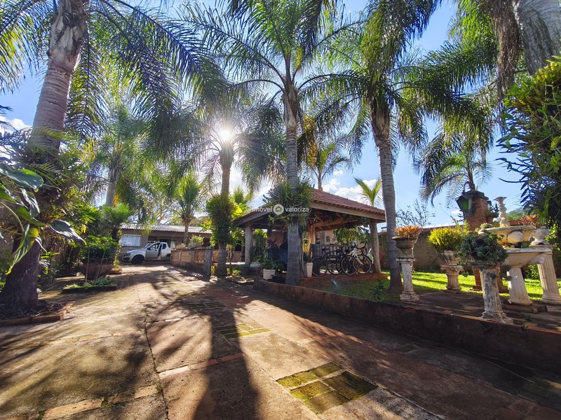 Casa com 2 dormitórios com piscina na Represa de Avaré - Avaré - 