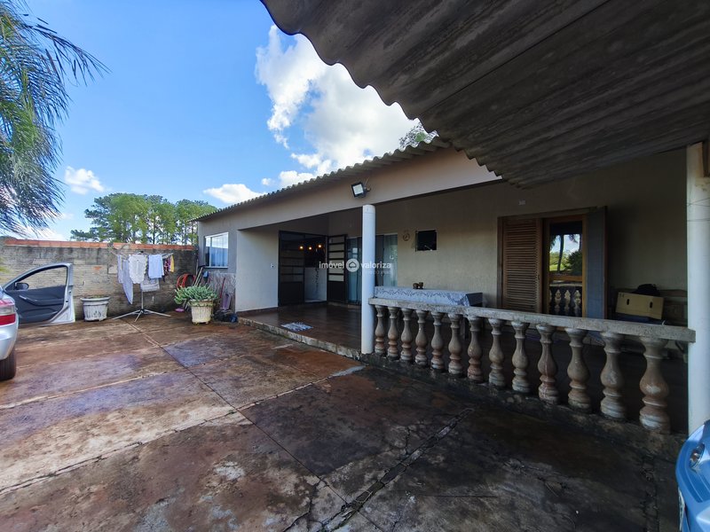 Casa com 2 dormitórios com piscina na Represa de Avaré - Avaré - 