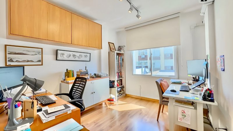 R$ 670.000 - ÓTIMO APARTAMENTO - 100M2 - 3 DORM - SUÍTE - DEPENDÊNCIA - 2 VAGAS Avenida Lageado Porto Alegre - 