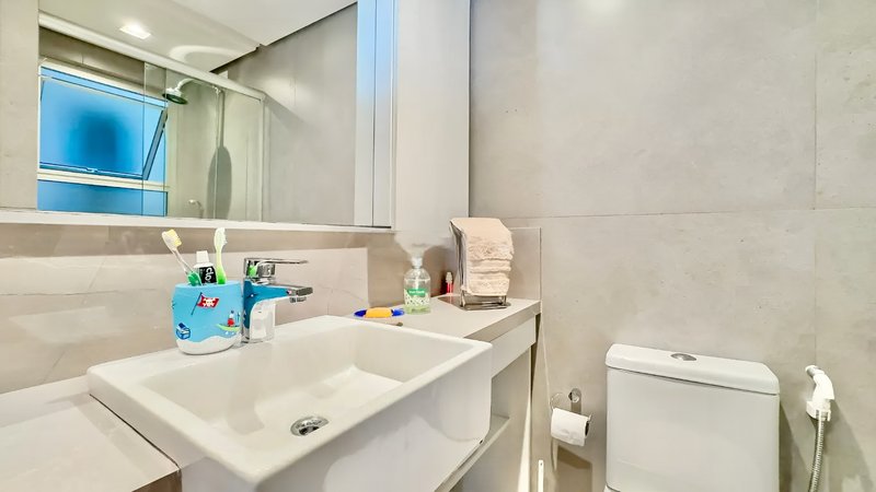 R$ 670.000 - ÓTIMO APARTAMENTO - 100M2 - 3 DORM - SUÍTE - DEPENDÊNCIA - 2 VAGAS Avenida Lageado Porto Alegre - 