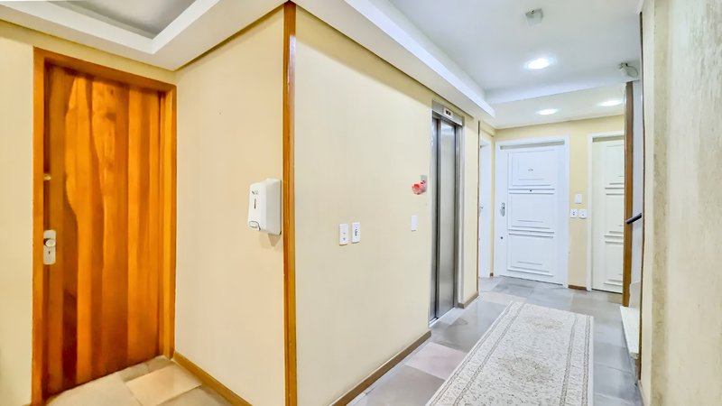 R$ 670.000 - ÓTIMO APARTAMENTO - 100M2 - 3 DORM - SUÍTE - DEPENDÊNCIA - 2 VAGAS Avenida Lageado Porto Alegre - 