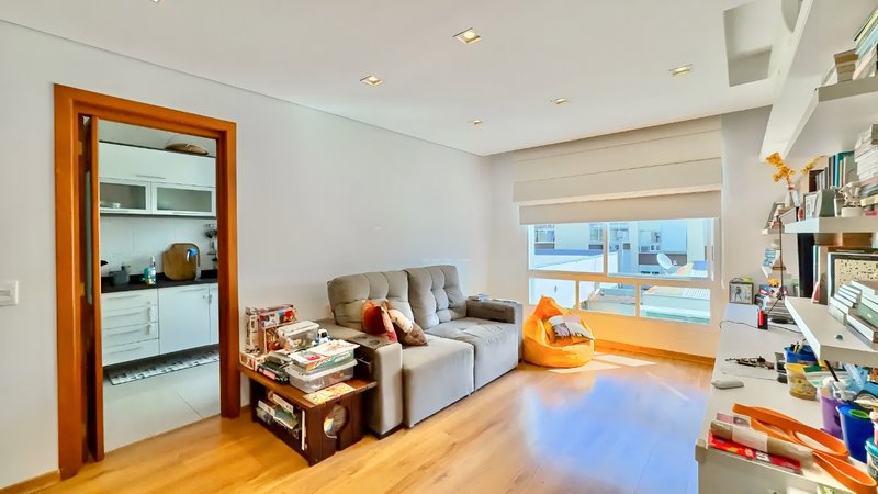 R$ 670.000 - ÓTIMO APARTAMENTO - 100M2 - 3 DORM - SUÍTE - DEPENDÊNCIA - 2 VAGAS Avenida Lageado Porto Alegre - 