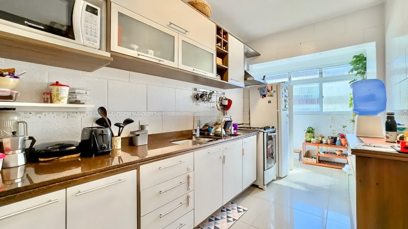 R$ 670.000 - ÓTIMO APARTAMENTO - 100M2 - 3 DORM - SUÍTE - DEPENDÊNCIA - 2 VAGAS Avenida Lageado Porto Alegre - 