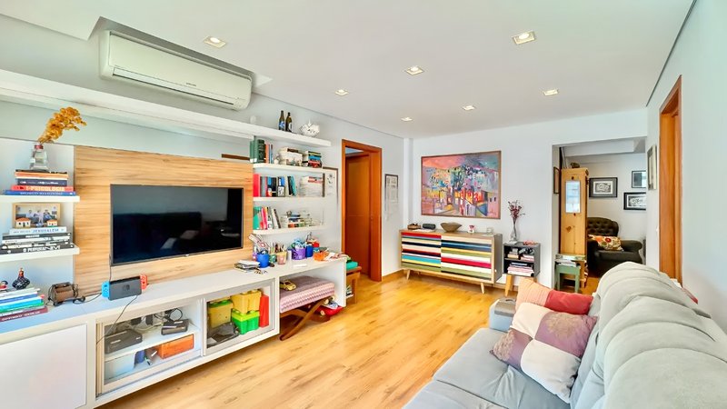 R$ 670.000 - ÓTIMO APARTAMENTO - 100M2 - 3 DORM - SUÍTE - DEPENDÊNCIA - 2 VAGAS Avenida Lageado Porto Alegre - 