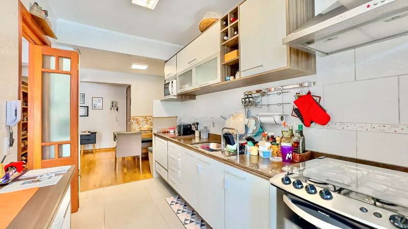 R$ 670.000 - ÓTIMO APARTAMENTO - 100M2 - 3 DORM - SUÍTE - DEPENDÊNCIA - 2 VAGAS Avenida Lageado Porto Alegre - 