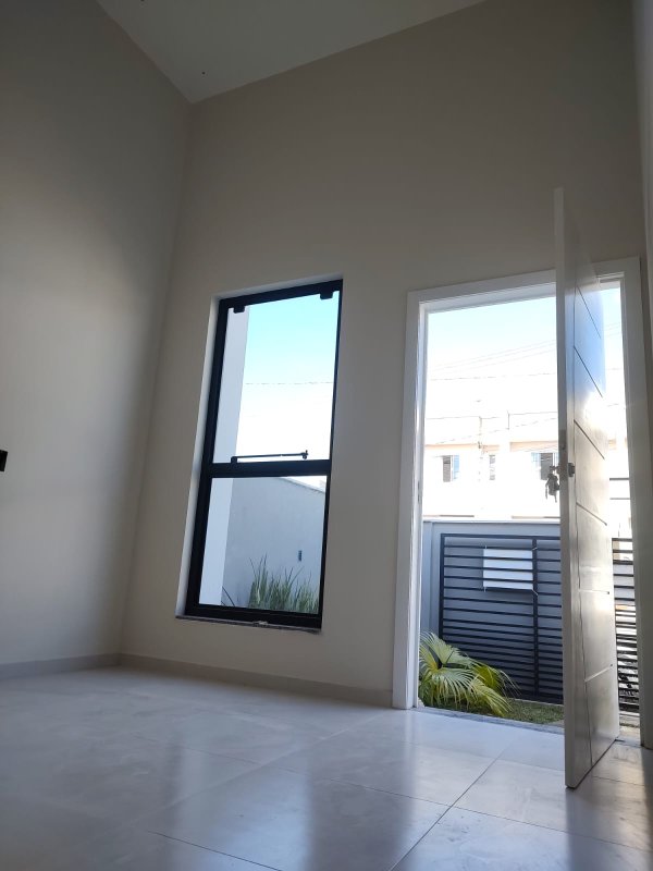 CASA COM 1 SUÍTE MAIS 2 DORMITÓRIOS NA VOLTA GRANDE - Brusque - 