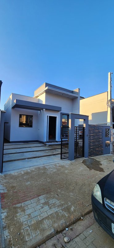 CASA COM 1 SUÍTE MAIS 2 DORMITÓRIOS NA VOLTA GRANDE - Brusque - 
