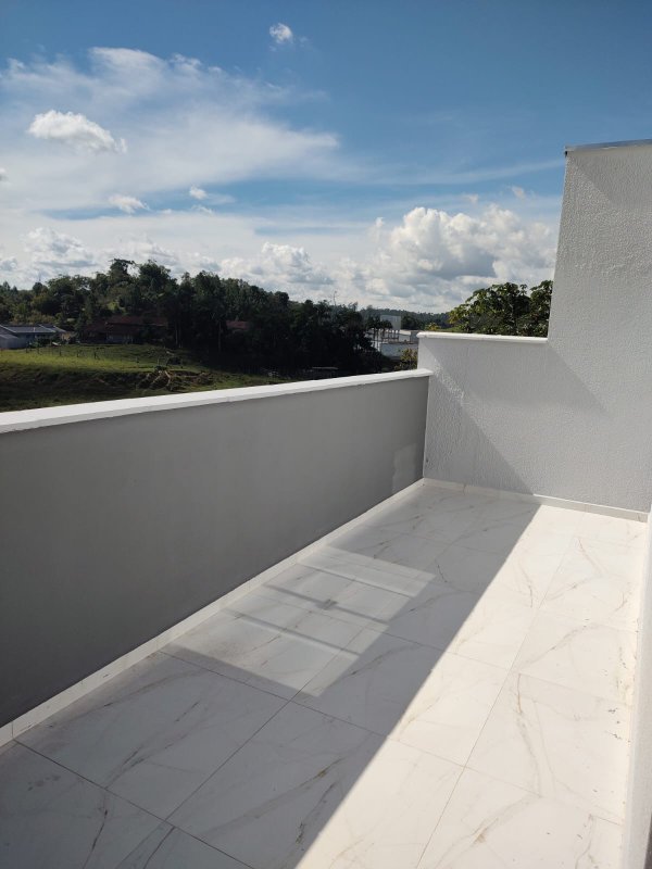 CASA COM 1 SUÍTE MAIS 2 DORMITÓRIOS NA VOLTA GRANDE - Brusque - 