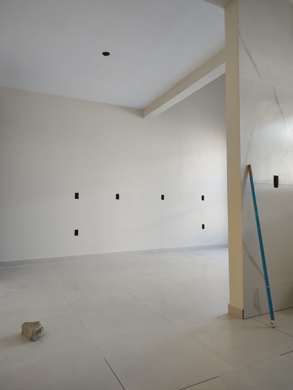 CASA COM 1 SUÍTE MAIS 2 DORMITÓRIOS NA VOLTA GRANDE - Brusque - 