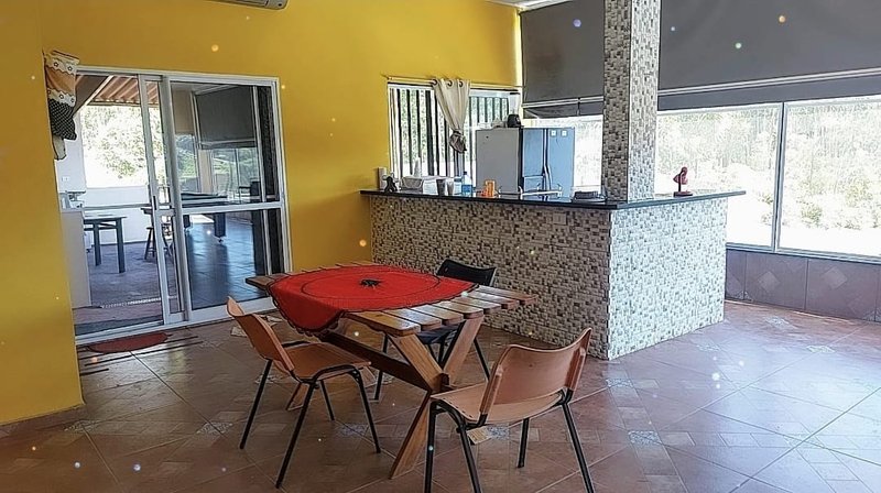 Chácara com 2 piscinas à venda no Parque Alpina - Igaratá - 