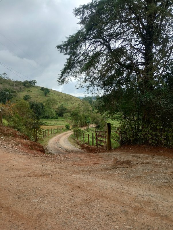 Chácara com tanque para pesca à venda na Boa Vista - Igaratá - 