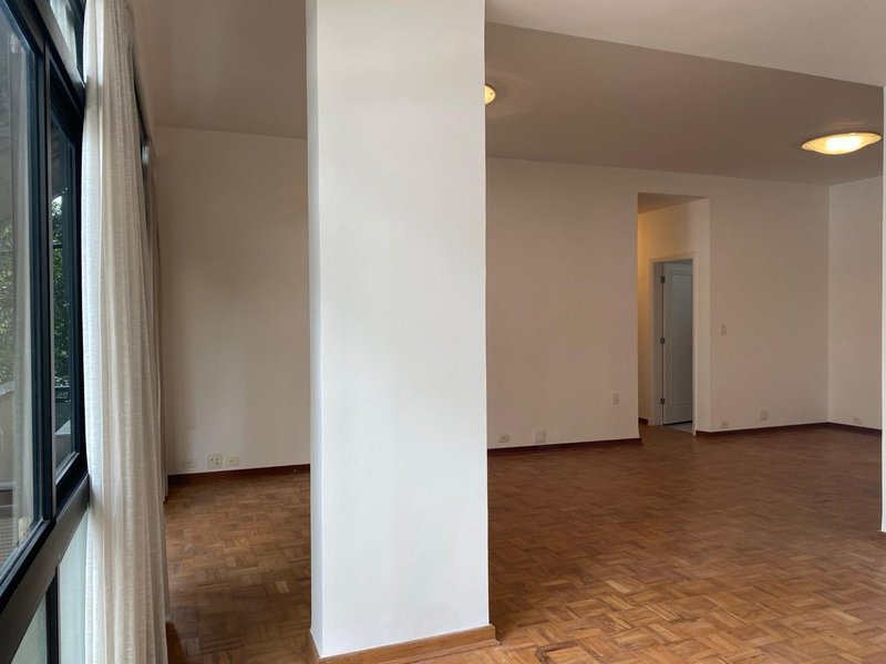 ALUGA-SE APARTAMENTO CL&Aacute;SSICO - 130M2 - 3 QUARTOS - 1 VAGA - 4 ANDAR Rua Romilda Margarita Gabriel São Paulo - 