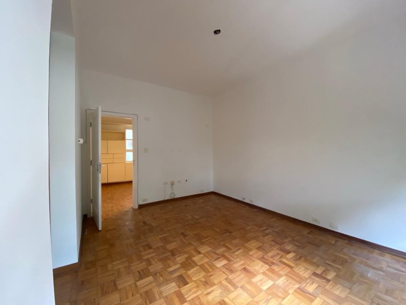 ALUGA-SE APARTAMENTO CL&Aacute;SSICO - 130M2 - 3 QUARTOS - 1 VAGA - 4 ANDAR Rua Romilda Margarita Gabriel São Paulo - 