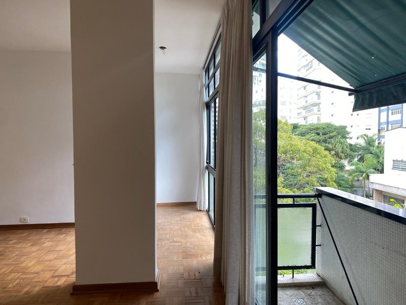 ALUGA-SE APARTAMENTO CL&Aacute;SSICO - 130M2 - 3 QUARTOS - 1 VAGA - 4 ANDAR Rua Romilda Margarita Gabriel São Paulo - 