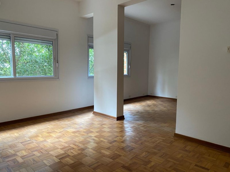 ALUGA-SE APARTAMENTO CL&Aacute;SSICO - 130M2 - 3 QUARTOS - 1 VAGA - 4 ANDAR Rua Romilda Margarita Gabriel São Paulo - 