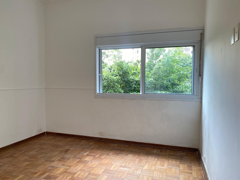 ALUGA-SE APARTAMENTO CL&Aacute;SSICO - 130M2 - 3 QUARTOS - 1 VAGA - 4 ANDAR Rua Romilda Margarita Gabriel São Paulo - 