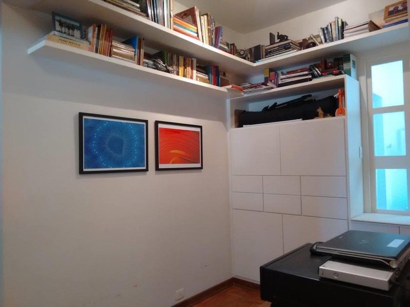 ALUGA-SE APARTAMENTO CLÁSSICO - 130M2 - 3 QUARTOS - 1 VAGA - 4 ANDAR Rua Romilda Margarita Gabriel São Paulo - 