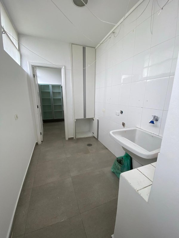 ALUGA-SE APARTAMENTO CL&Aacute;SSICO - 130M2 - 3 QUARTOS - 1 VAGA - 4 ANDAR Rua Romilda Margarita Gabriel São Paulo - 