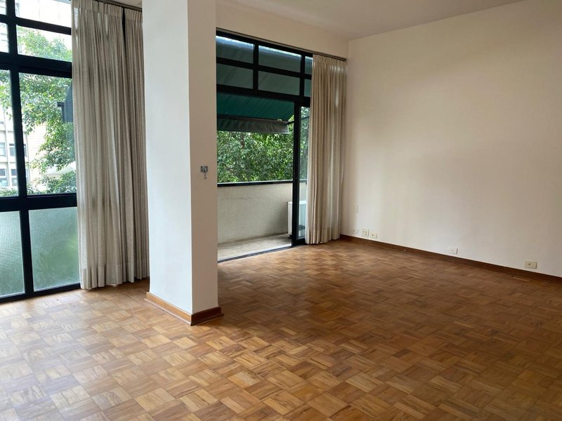ALUGA-SE APARTAMENTO CL&Aacute;SSICO - 130M2 - 3 QUARTOS - 1 VAGA - 4 ANDAR Rua Romilda Margarita Gabriel São Paulo - 