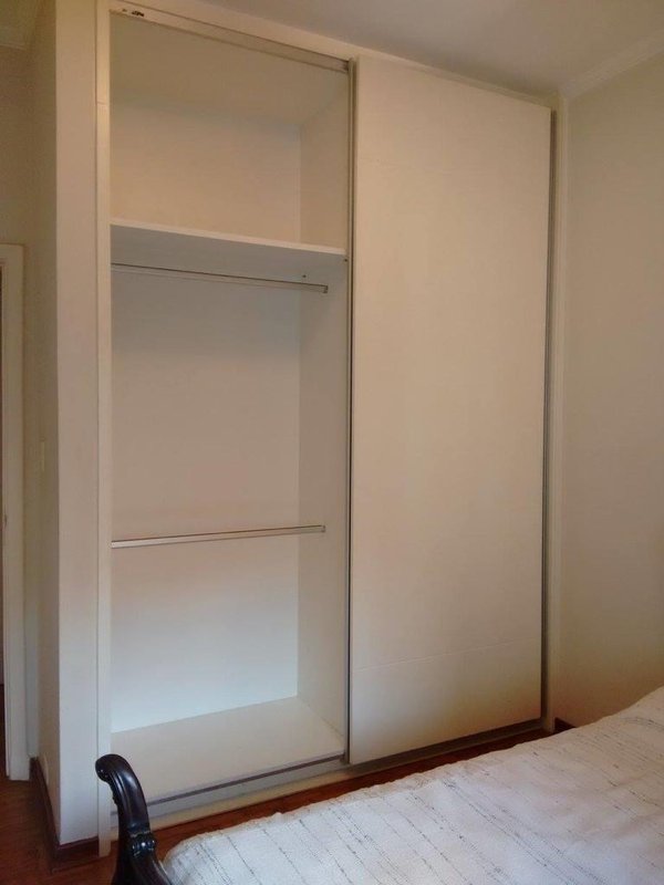 ALUGA-SE APARTAMENTO CLÁSSICO - 130M2 - 3 QUARTOS - 1 VAGA - 4 ANDAR Rua Romilda Margarita Gabriel São Paulo - 